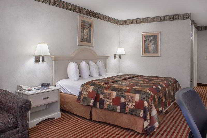 Americas Best Value Inn & Suites Bastrop מראה חיצוני תמונה