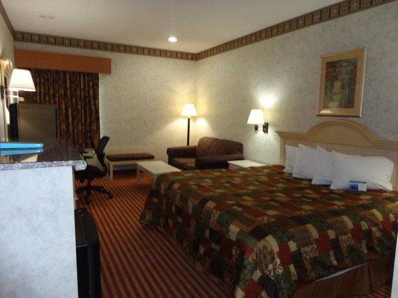 Americas Best Value Inn & Suites Bastrop מראה חיצוני תמונה