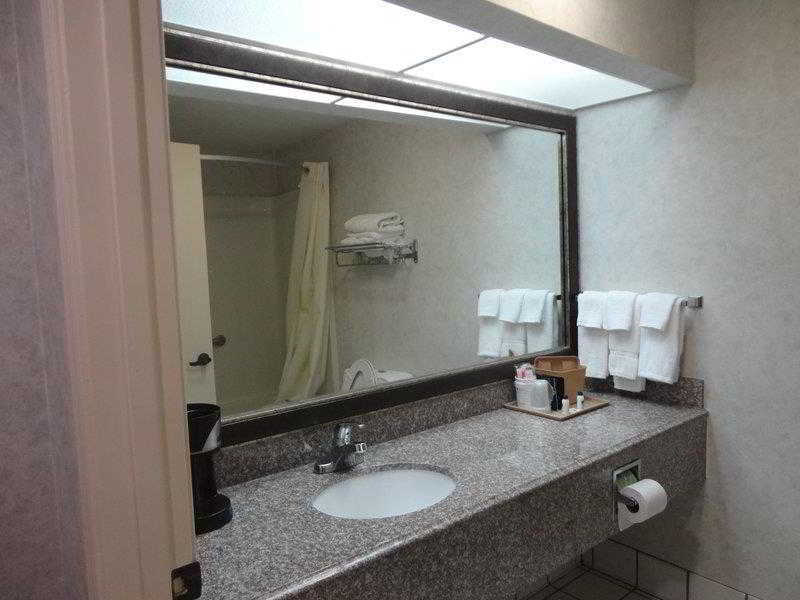 Americas Best Value Inn & Suites Bastrop מראה חיצוני תמונה