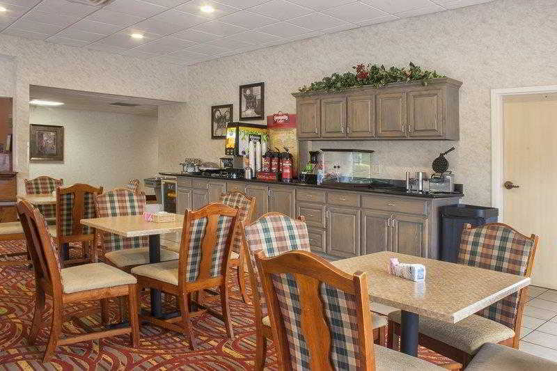 Americas Best Value Inn & Suites Bastrop מראה חיצוני תמונה