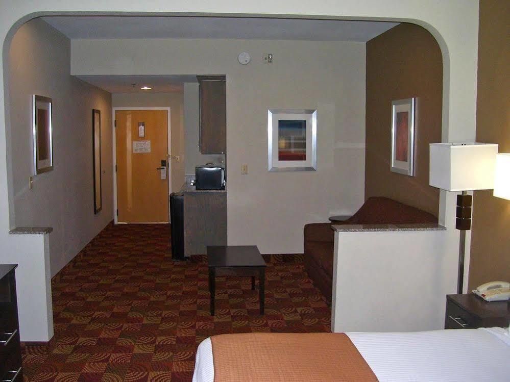 Americas Best Value Inn & Suites Bastrop מראה חיצוני תמונה