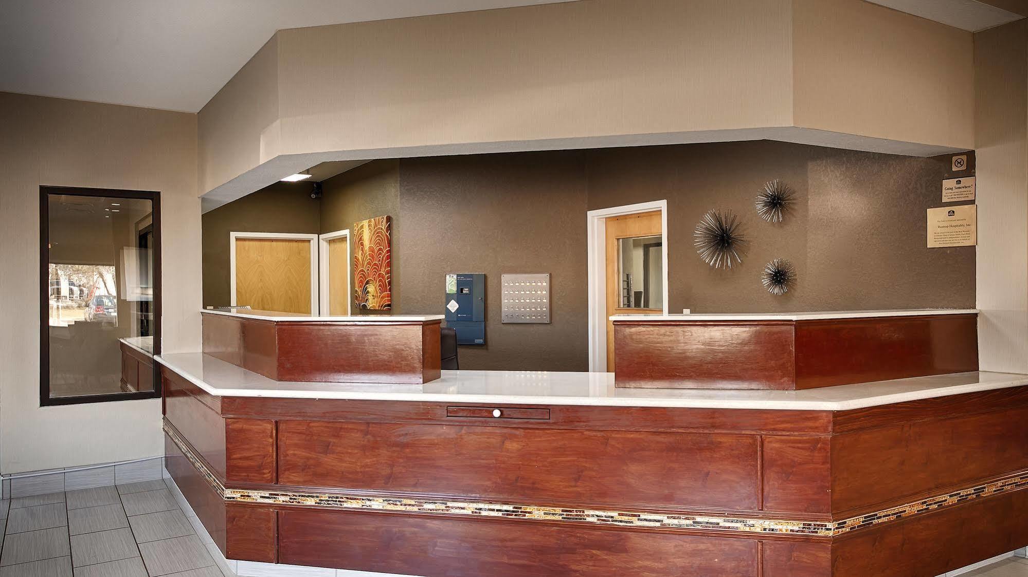 Americas Best Value Inn & Suites Bastrop מראה פנימי תמונה