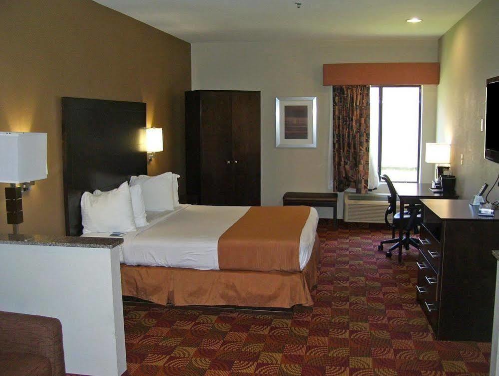 Americas Best Value Inn & Suites Bastrop מראה חיצוני תמונה