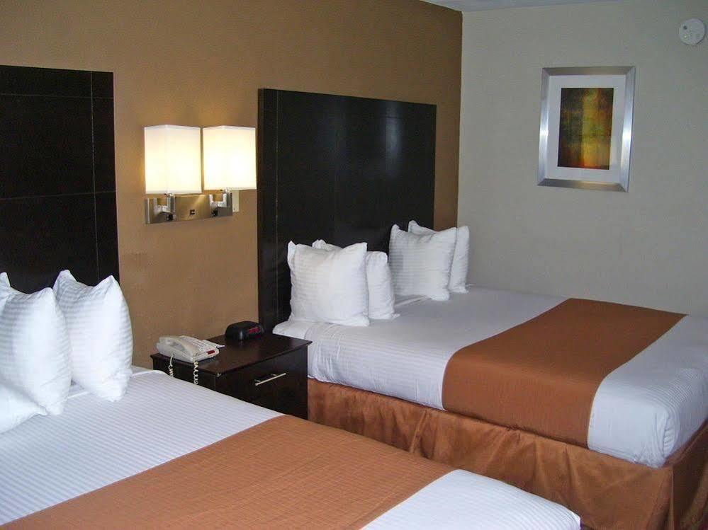 Americas Best Value Inn & Suites Bastrop מראה חיצוני תמונה